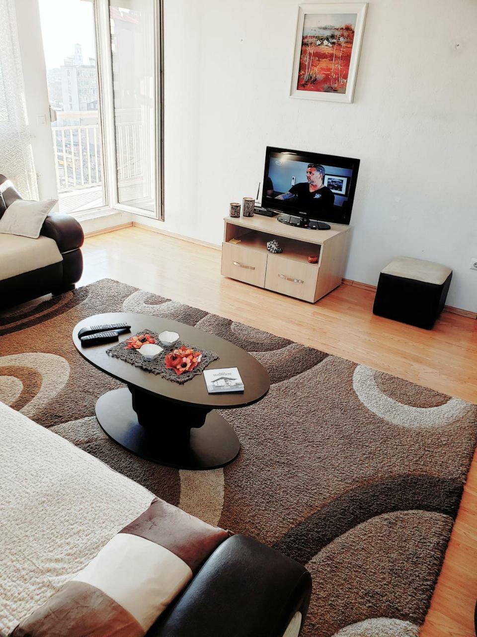 Welcoming In Prishtina Apartment Prishtine Bagian luar foto